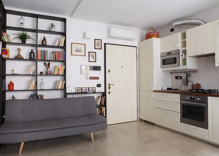 Terrace apartment close to Metro station